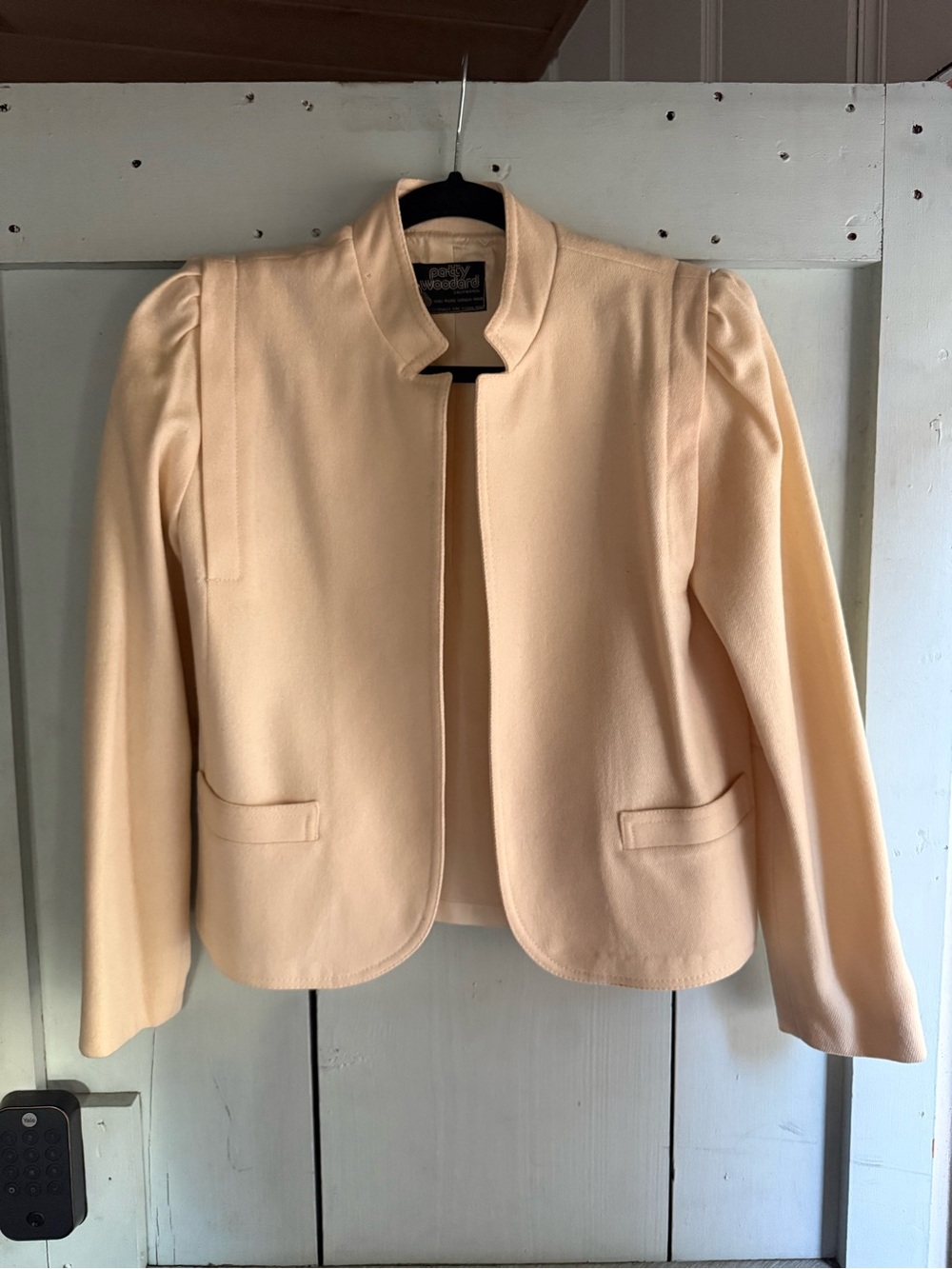 100% Wool Vintage Cream Collarless Blazer Jacket